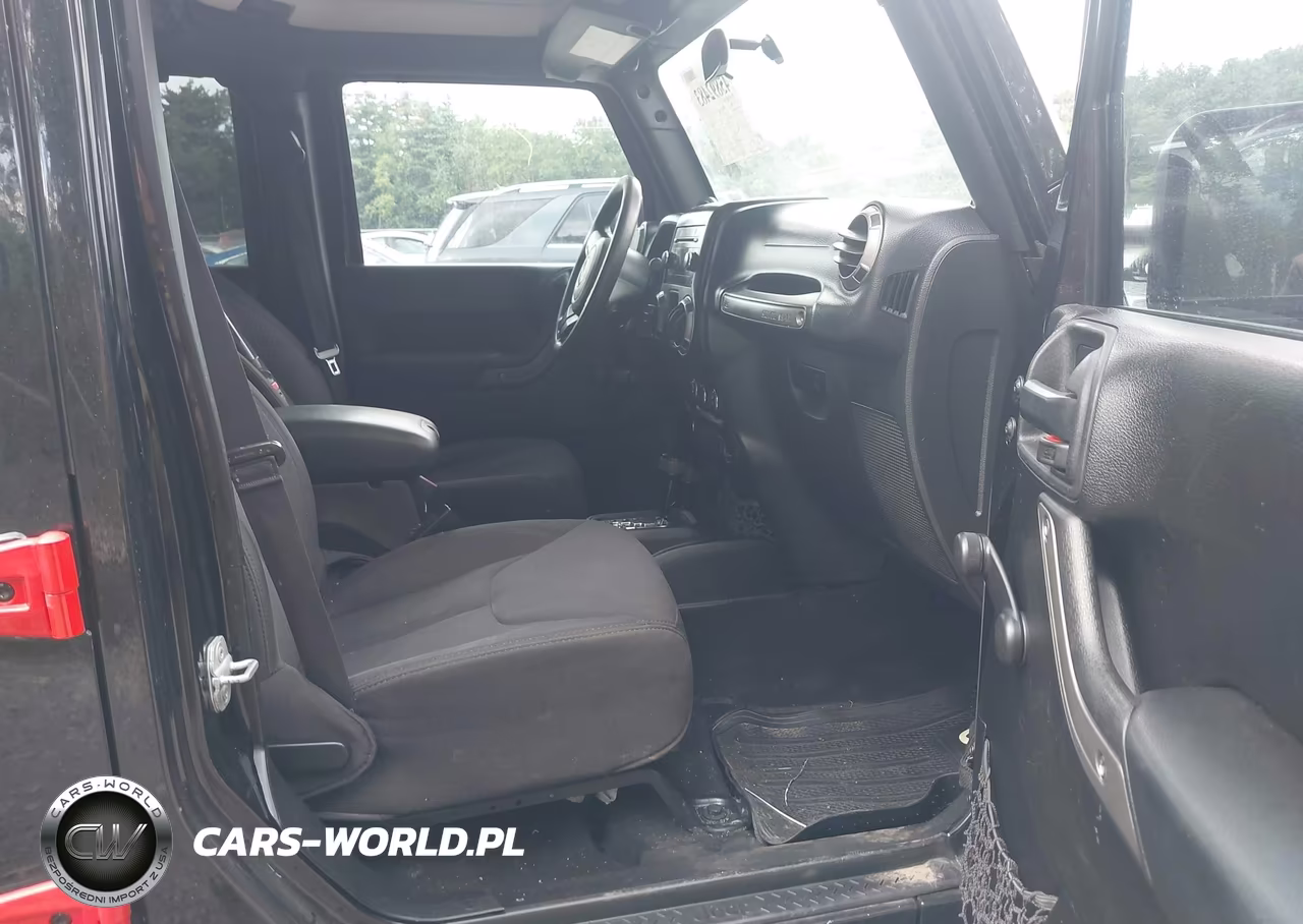 2013 Jeep Wrangler Unlimited Sport VIN:1C4BJWDG7DL581257 - 5