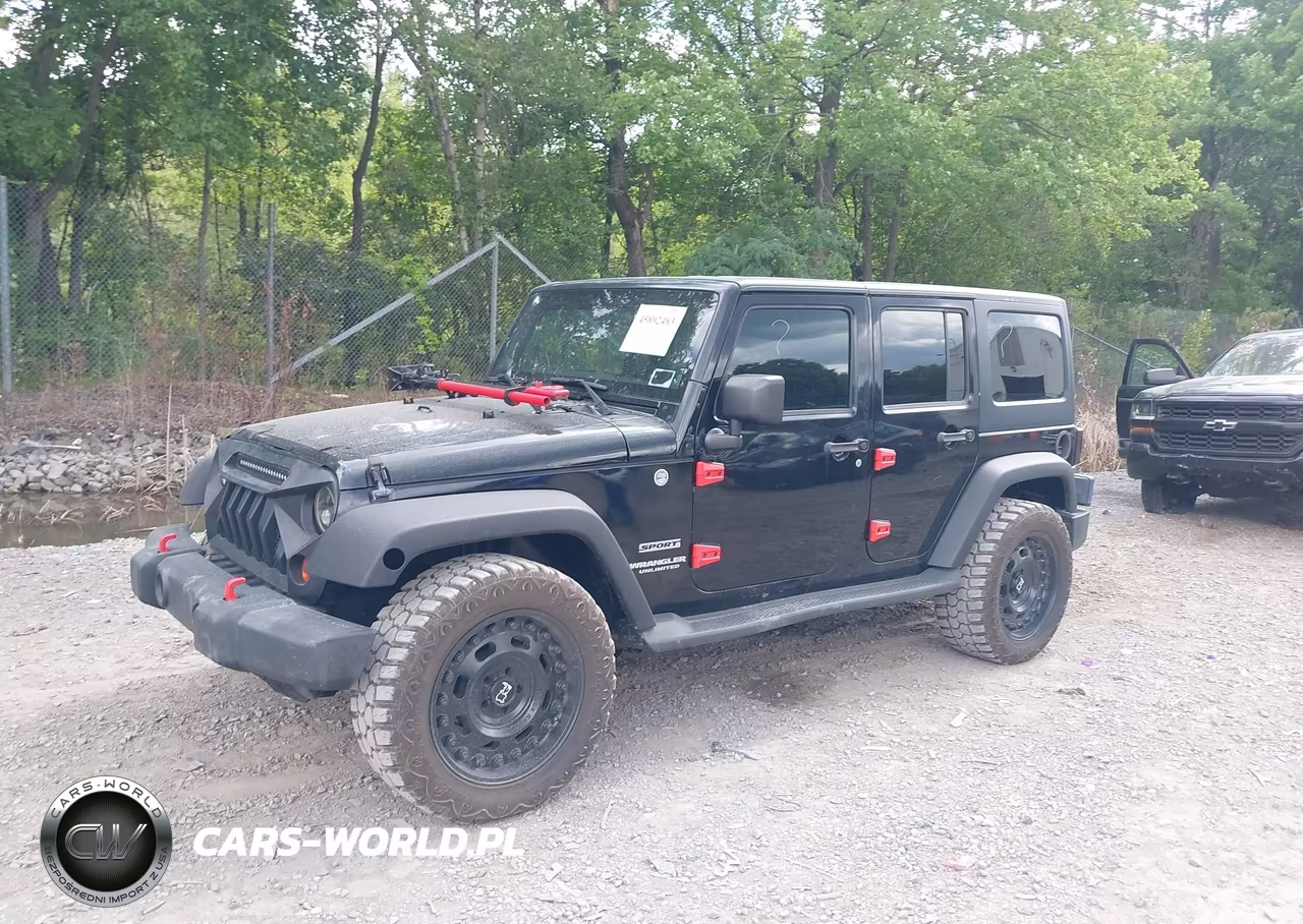 2013 Jeep Wrangler Unlimited Sport VIN:1C4BJWDG7DL581257 - 6
