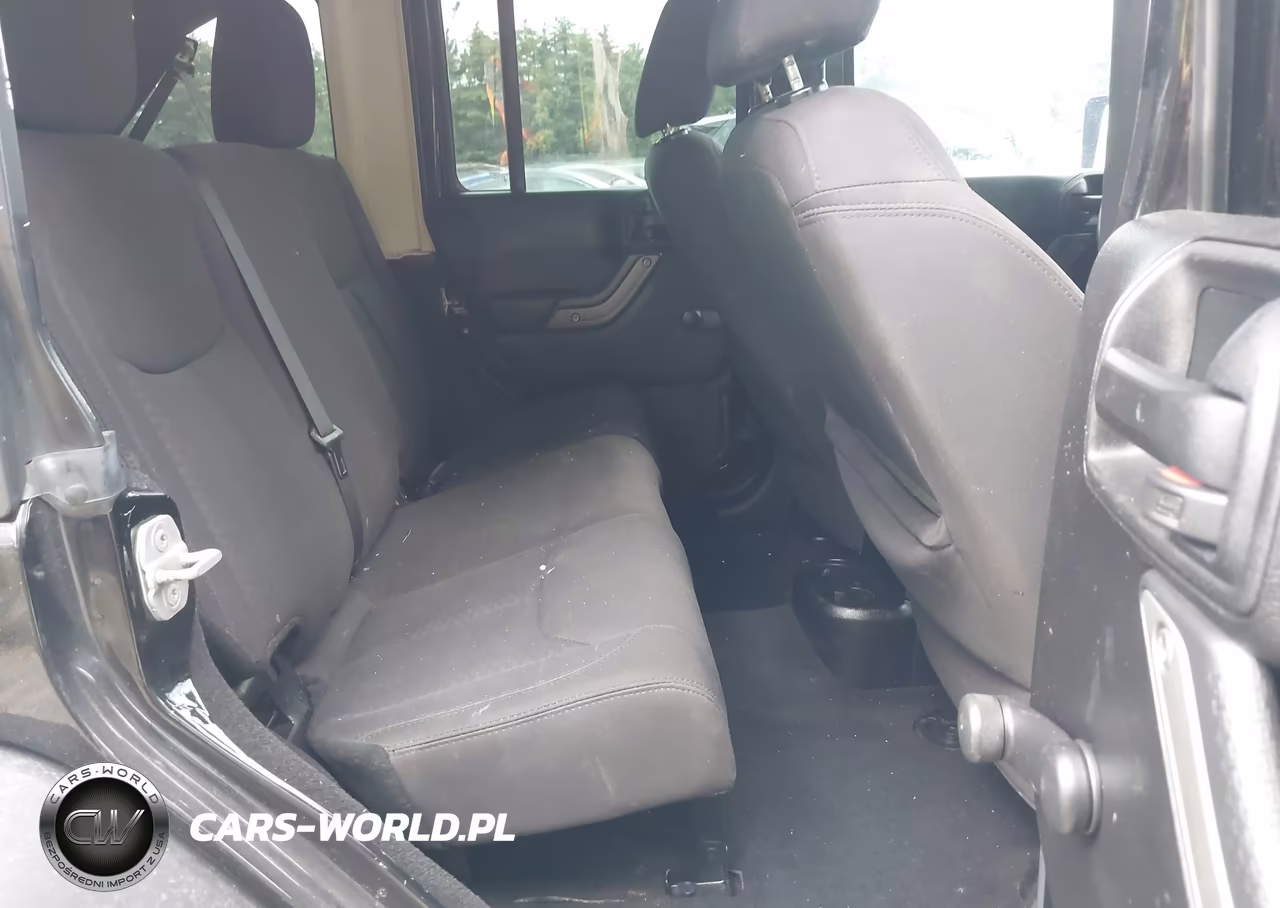 2013 Jeep Wrangler Unlimited Sport VIN:1C4BJWDG7DL581257 - 8