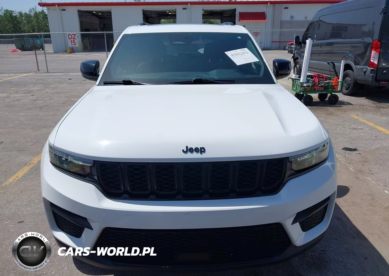 2023 Jeep Grand Cherokee Altitude 4X4 VIN:1C4RJHAG5P8706195 - 13