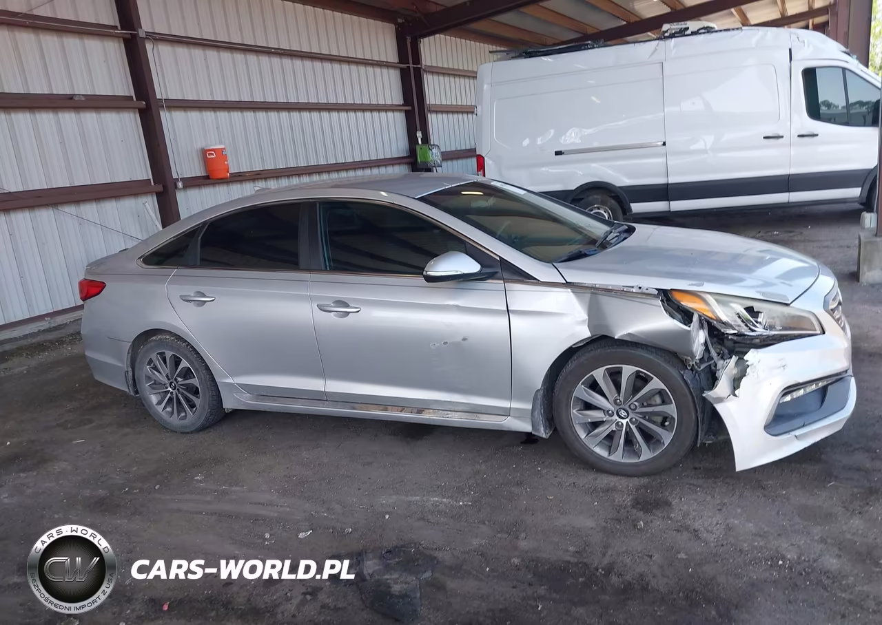 2016 Hyundai Sonata Sport VIN:5NPE34AFXGH367427 - 13
