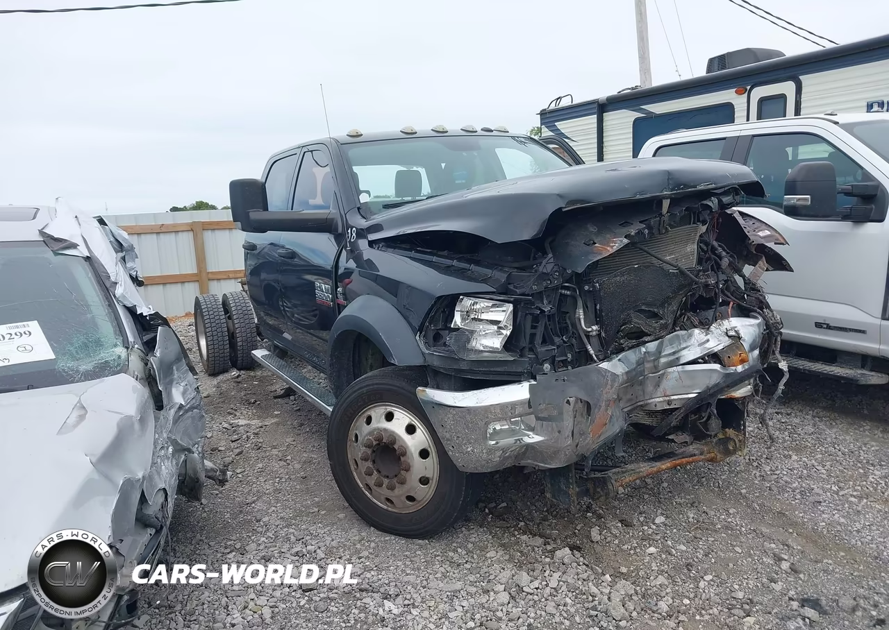 2018 Ram 5500 Chassis Tradesman-Slt-Laramie VIN:3C7WRNEL5JG110333 - 1