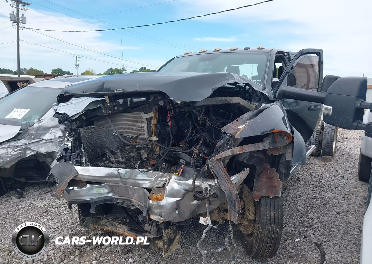 2018 Ram 5500 Chassis Tradesman-Slt-Laramie VIN:3C7WRNEL5JG110333 - 10