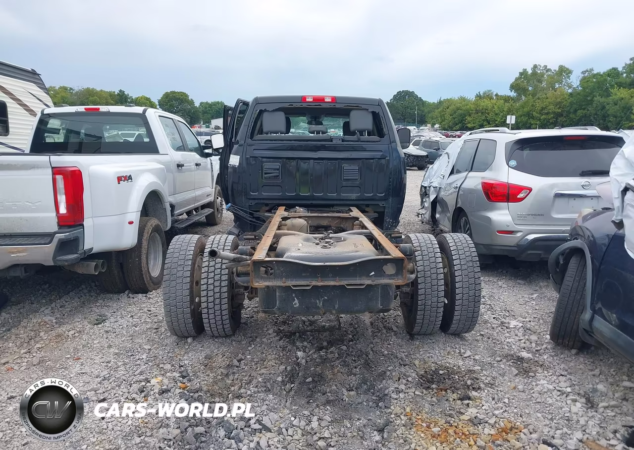 2018 Ram 5500 Chassis Tradesman-Slt-Laramie VIN:3C7WRNEL5JG110333 - 14