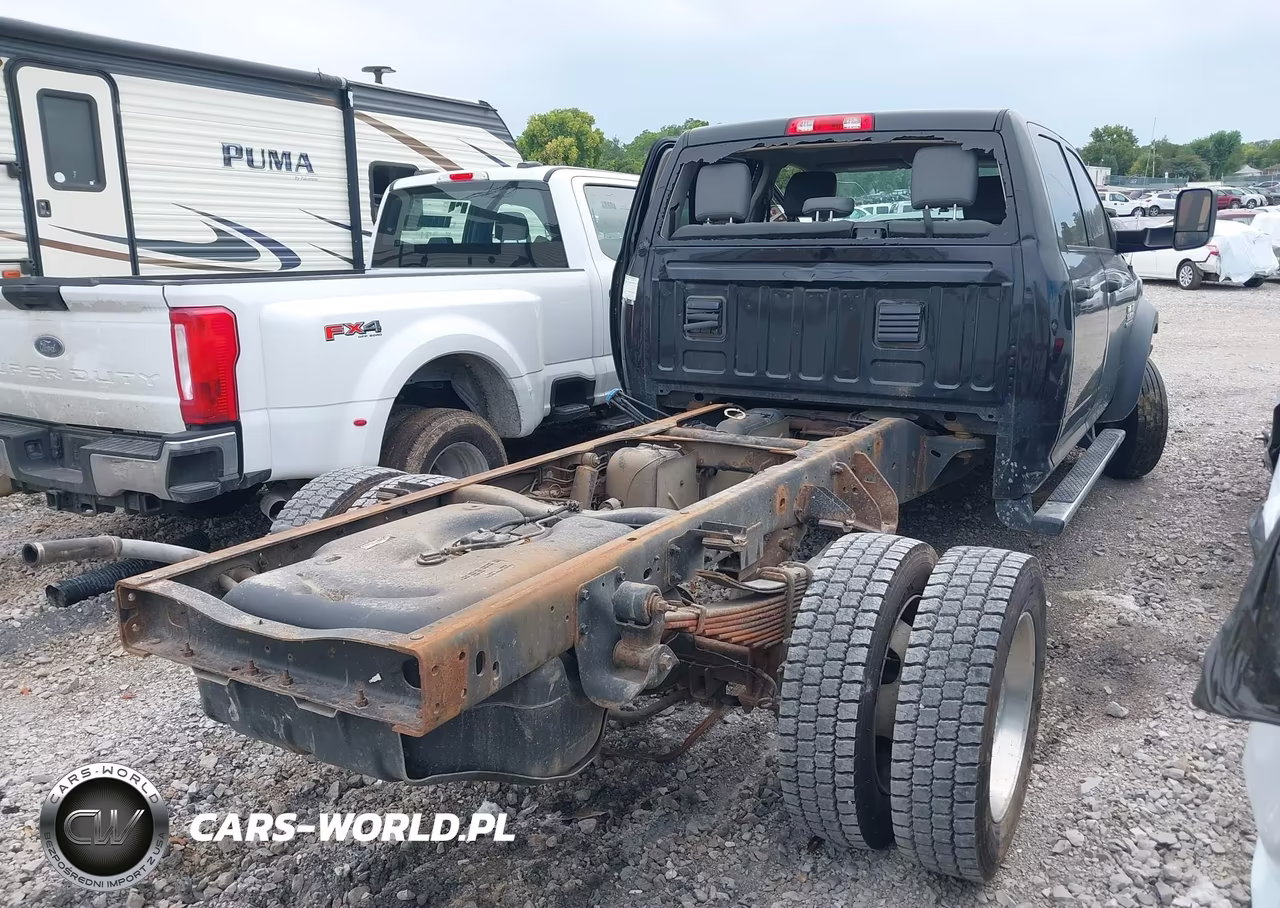 2018 Ram 5500 Chassis Tradesman-Slt-Laramie VIN:3C7WRNEL5JG110333 - 4