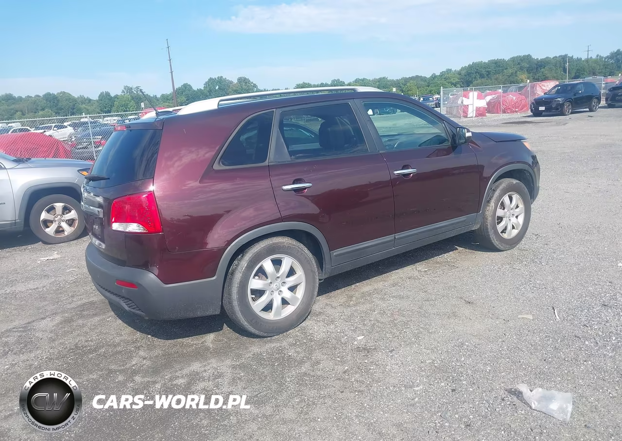 2013 Kia Sorento Lx VIN:5XYKT3A65DG359140 - 4
