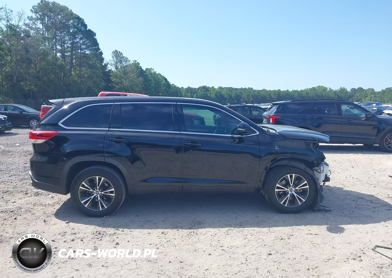 2019 Toyota Highlander Le VIN:5TDZARFH3KS042572 - 14
