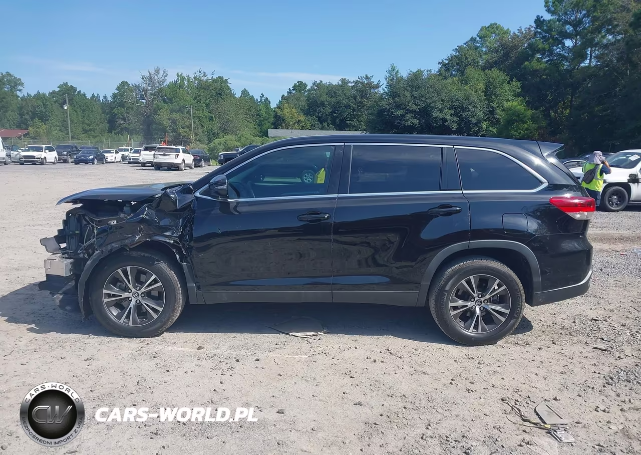 2019 Toyota Highlander Le VIN:5TDZARFH3KS042572 - 15