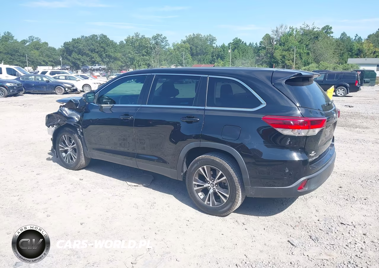 2019 Toyota Highlander Le VIN:5TDZARFH3KS042572 - 3