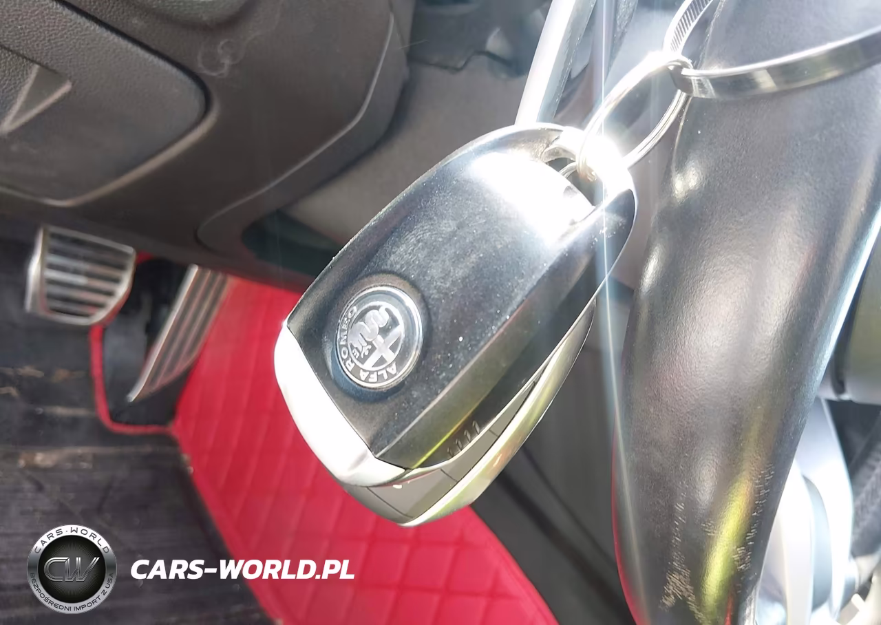 2022 Alfa Romeo Giulia Sprint Rwd VIN:ZARFAMAN6N7660153 - 11