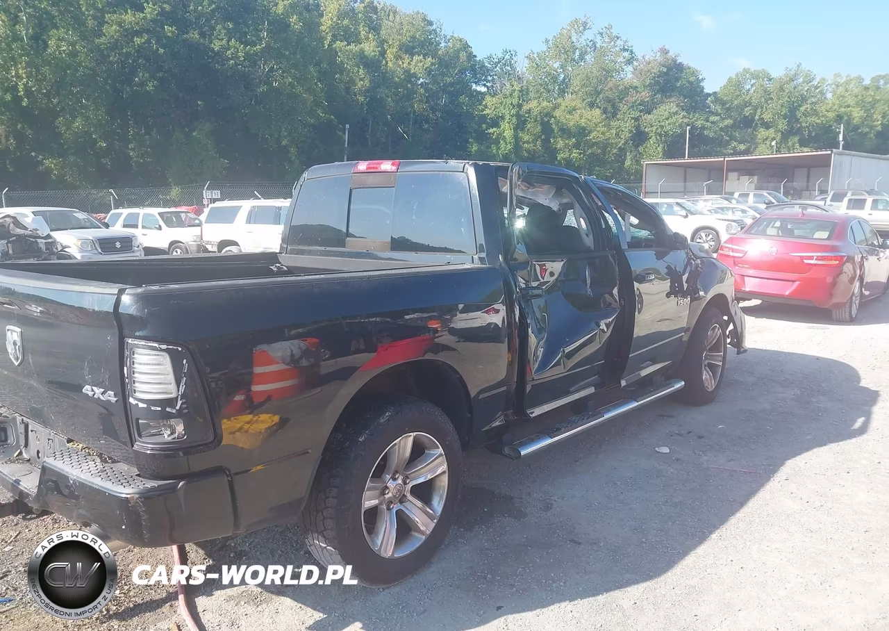 2015 Ram 1500 Sport VIN:1C6RR7MT2FS571231 - 4