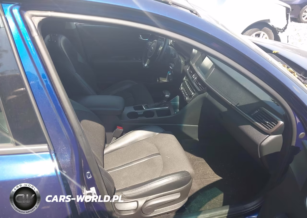 2018 Kia Optima S VIN:5XXGT4L39JG257015 - 5