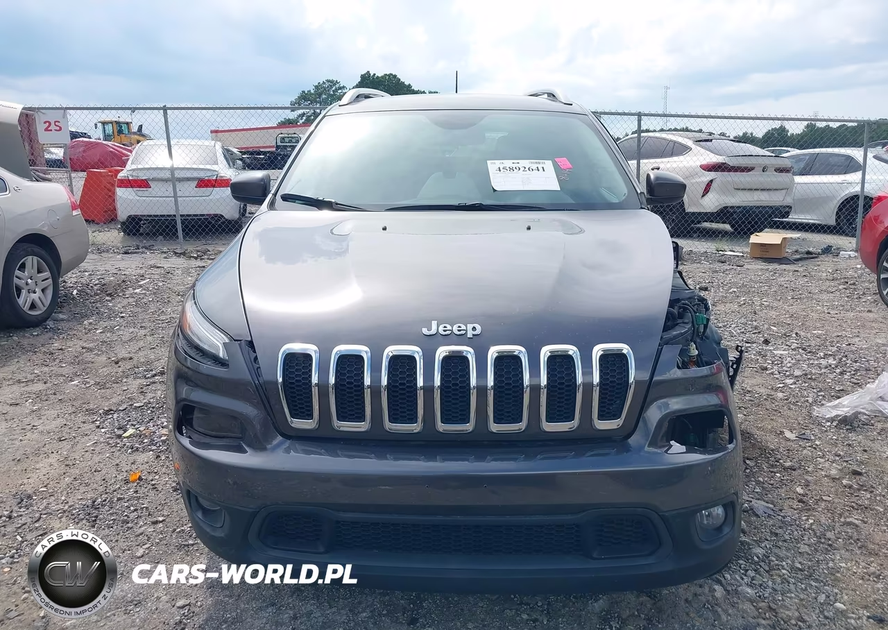 2017 Jeep Cherokee Latitude VIN:1C4PJLCB2HW668157 - 13