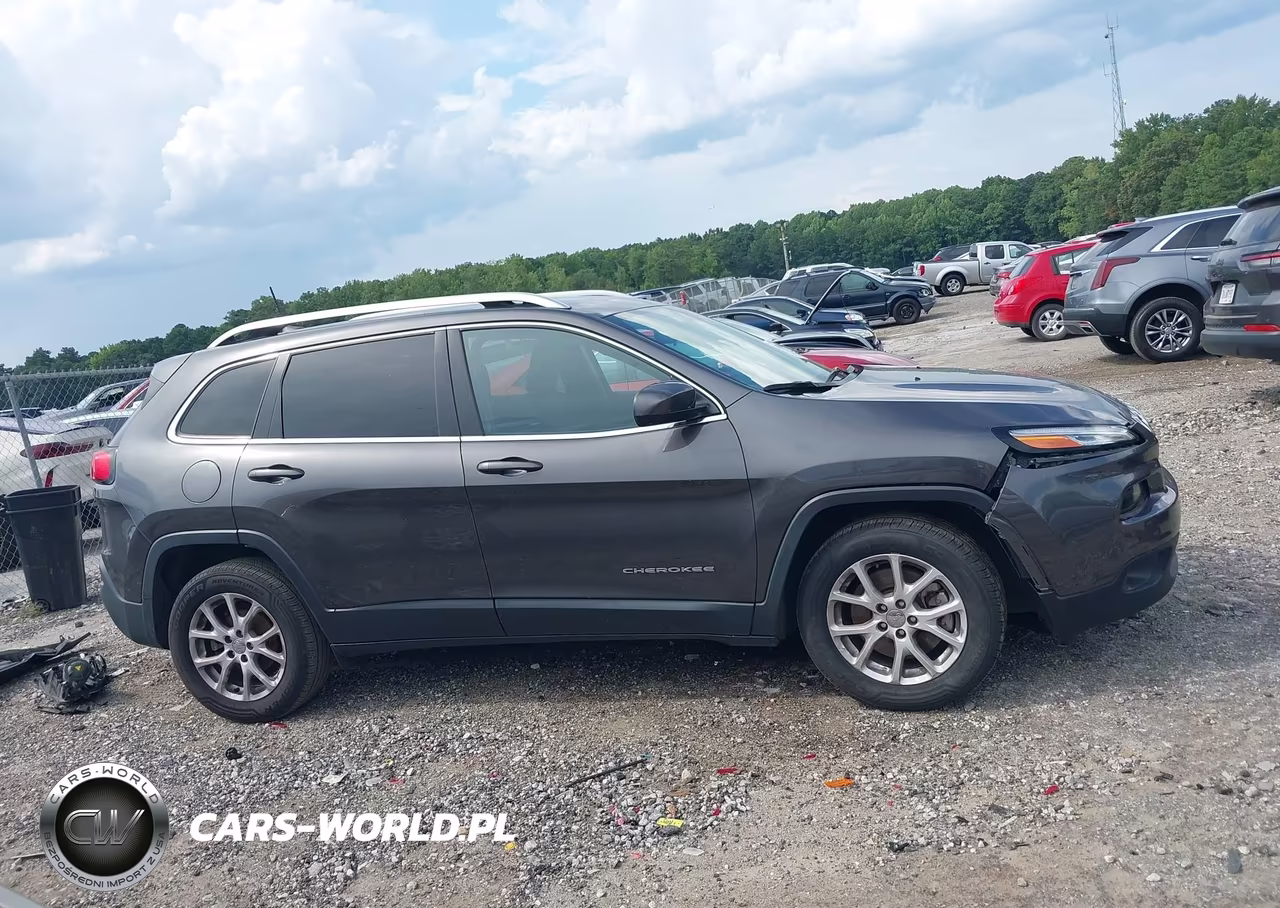 2017 Jeep Cherokee Latitude VIN:1C4PJLCB2HW668157 - 14