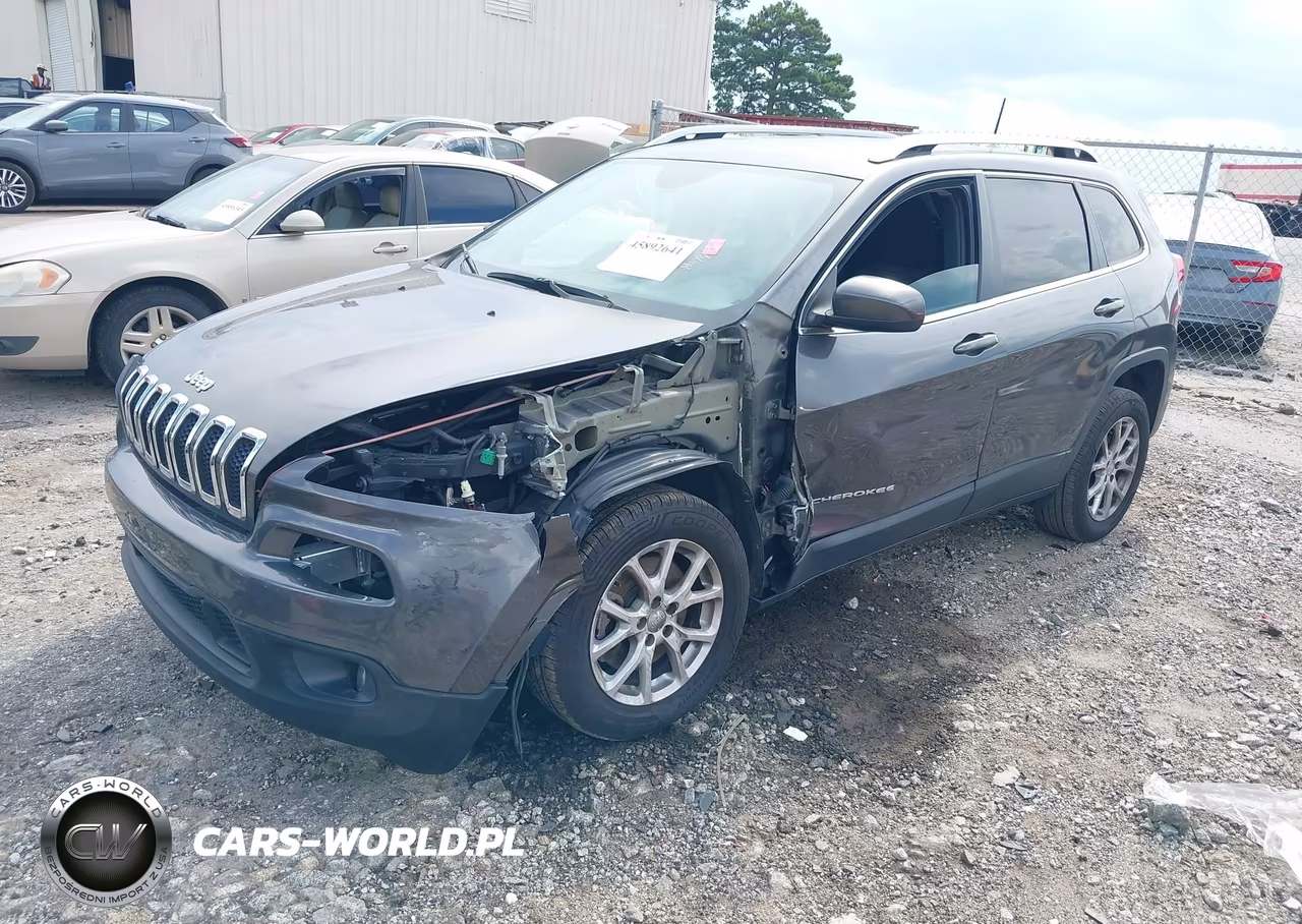 2017 Jeep Cherokee Latitude VIN:1C4PJLCB2HW668157 - 2