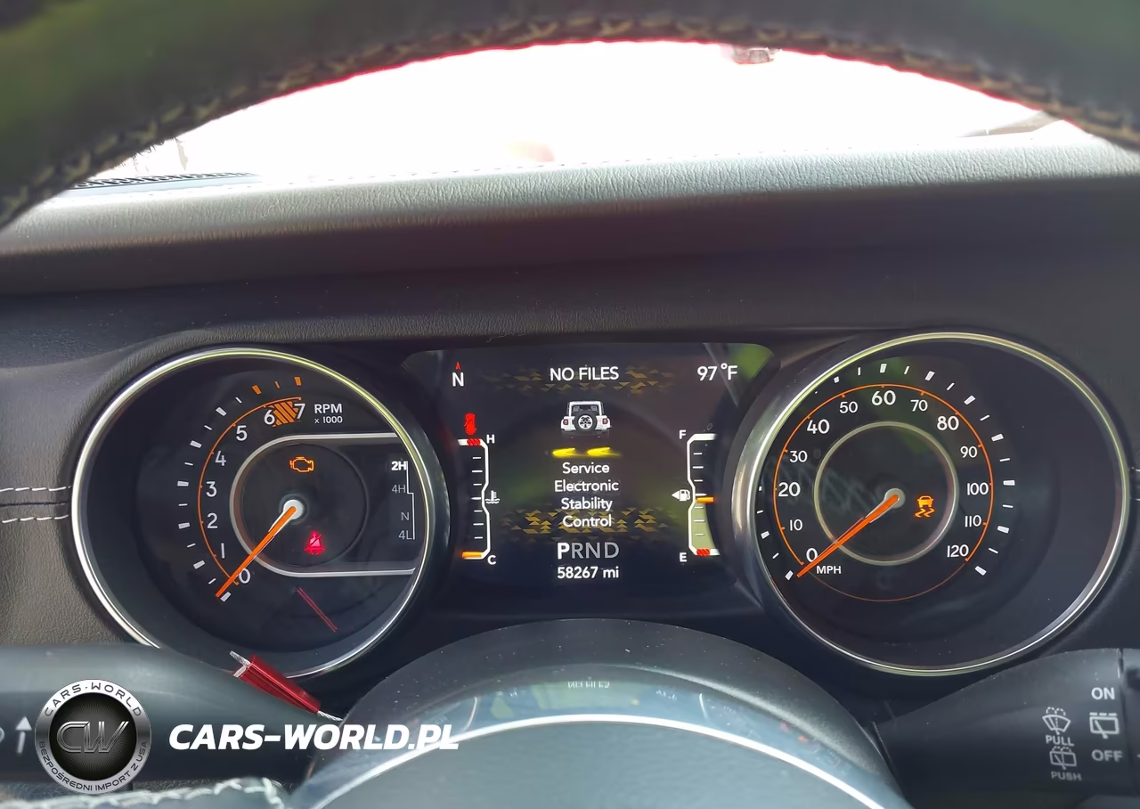2020 Jeep Wrangler Unlimited Sahara 4X4 VIN:1C4HJXEN1LW152903 - 7
