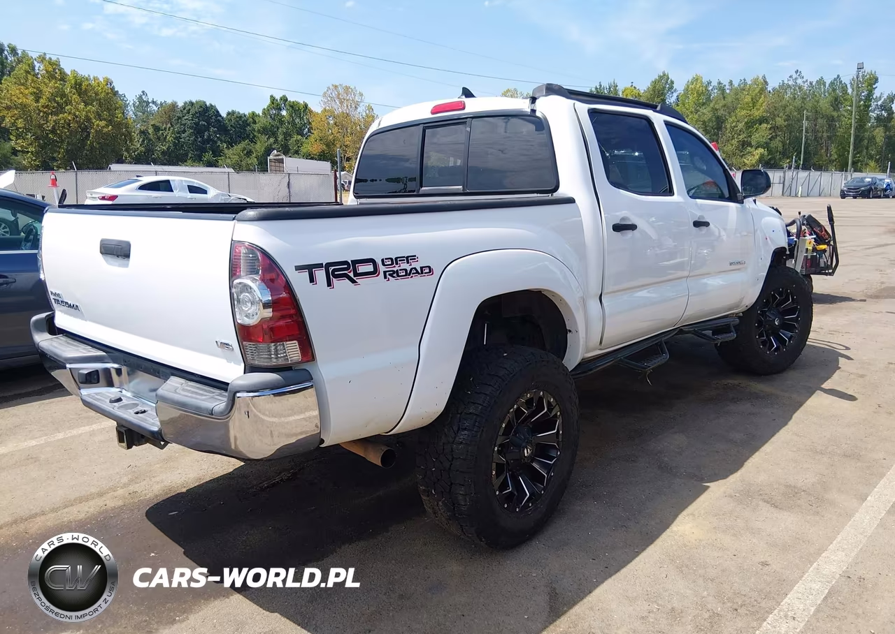2014 Toyota Tacoma Base V6 VIN:3TMLU4EN3EM141792 - 4