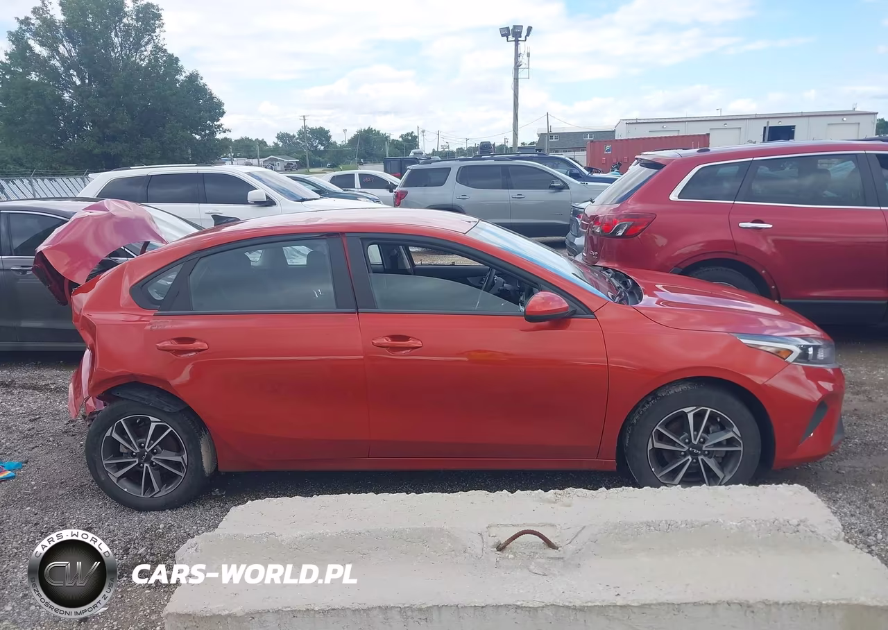 2022 Kia Forte Lxs VIN:3KPF24AD6NE462851 - 13