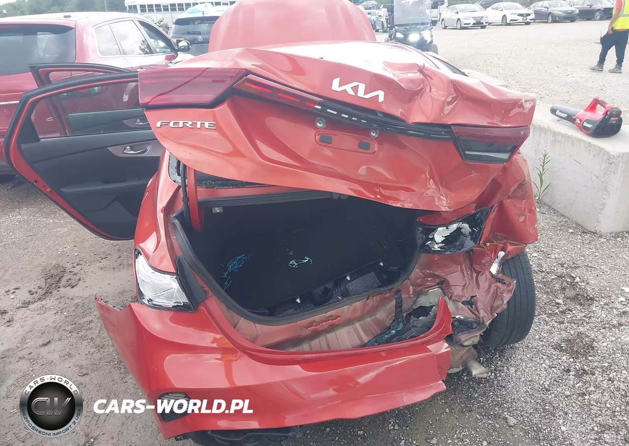 2022 Kia Forte Lxs VIN:3KPF24AD6NE462851 - 6