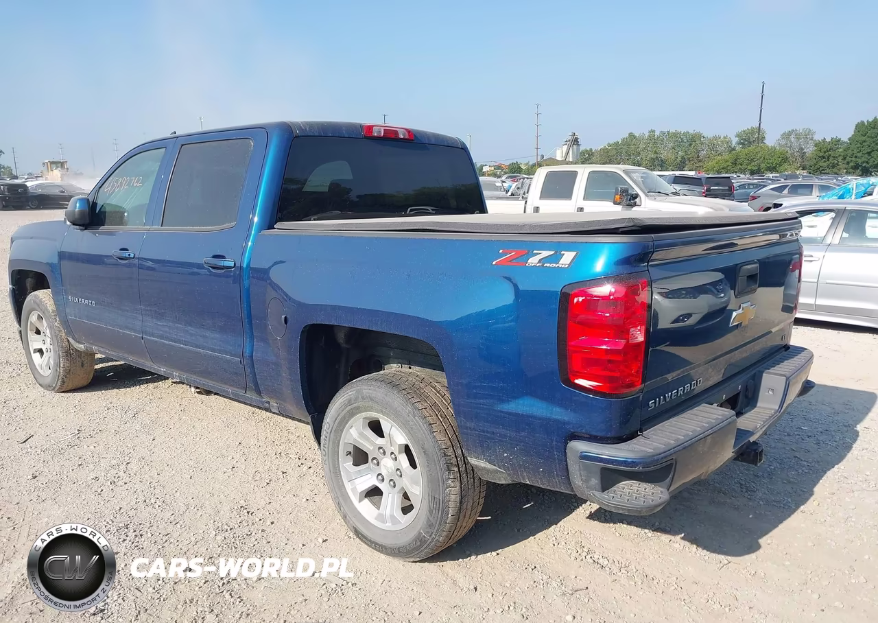 2018 Chevrolet Silverado 1500 2Lt VIN:3GCUKREC5JG259535 - 3
