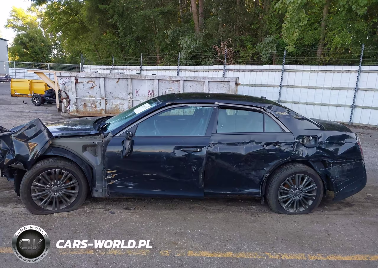 2014 Chrysler 300C John Varvatos Limited Edition Awd VIN:2C3CCAJGXEH240430 - 13
