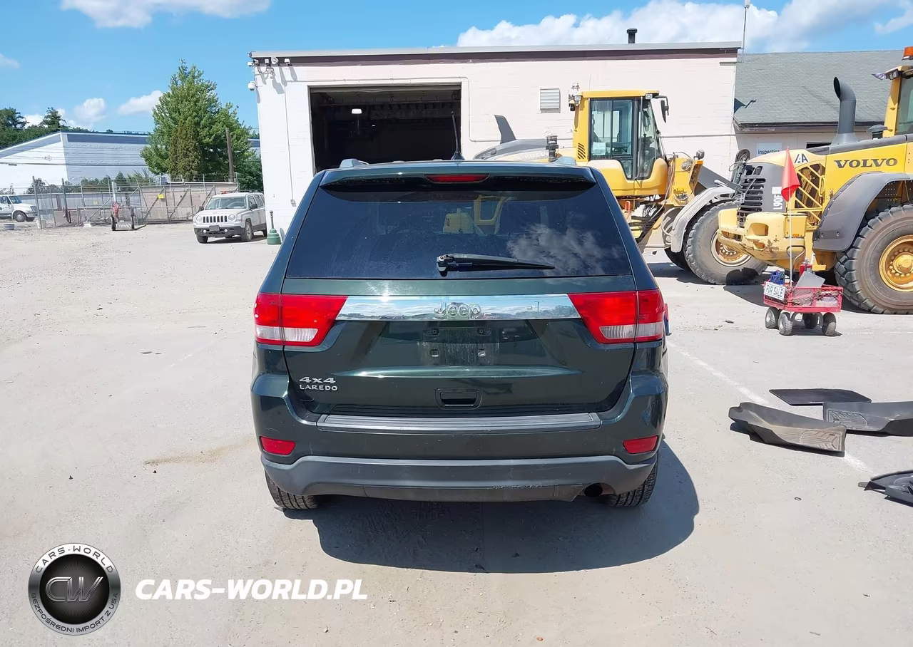 2011 Jeep Grand Cherokee Laredo VIN:1J4RR4GG2BC555258 - 17