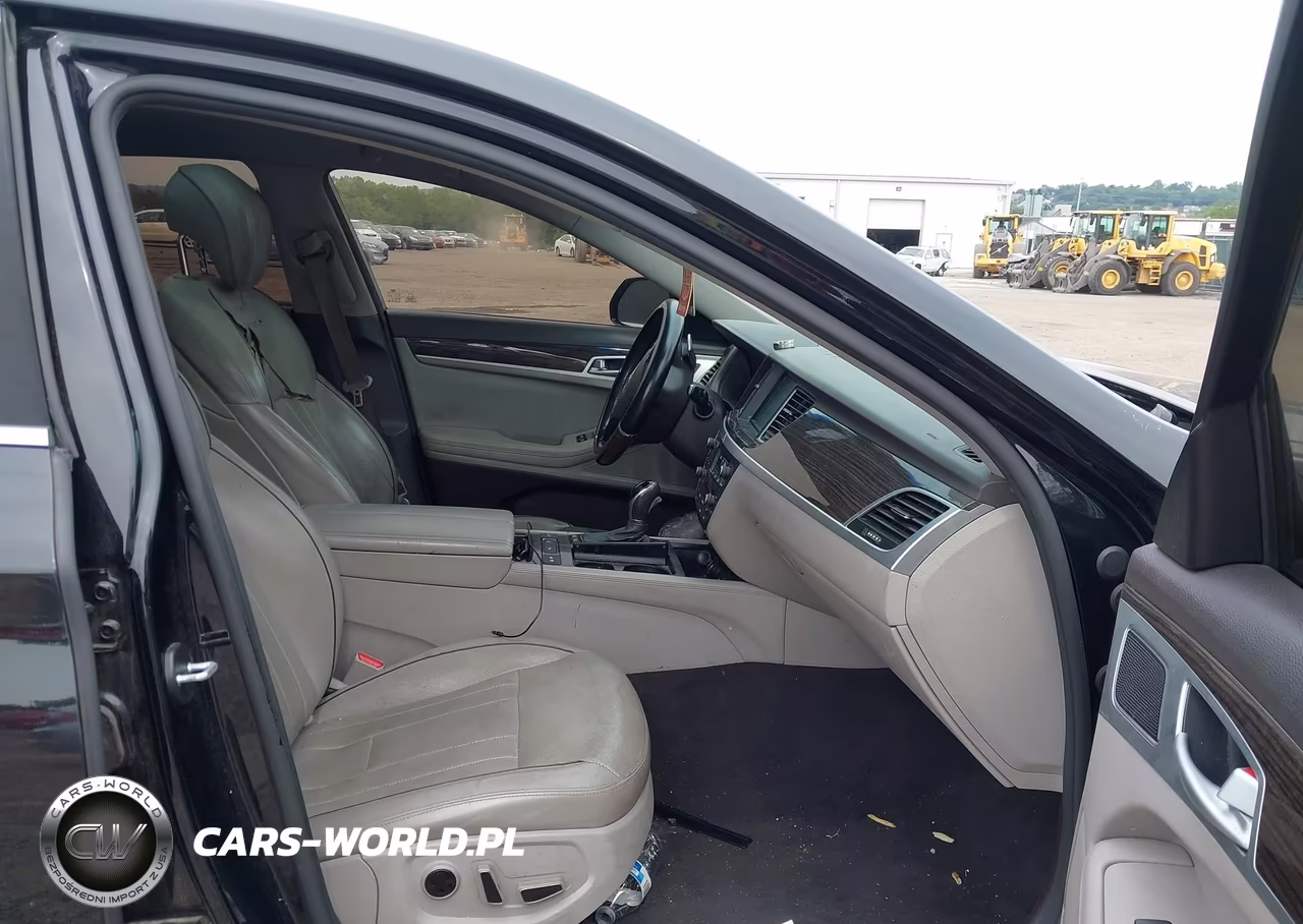 2015 Hyundai Genesis 3.8 VIN:KMHGN4JE7FU101776 - 5