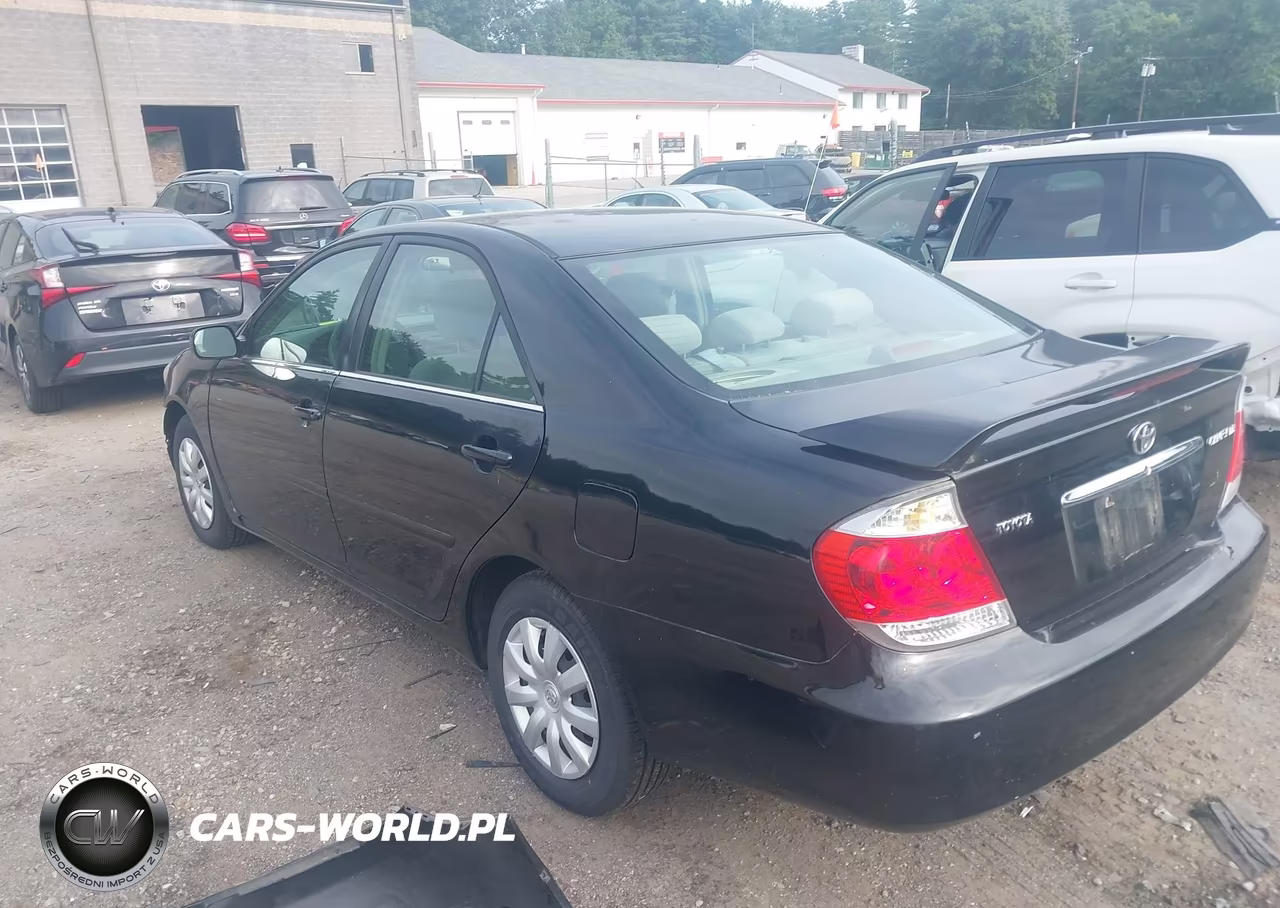 2005 Toyota Camry Le-Se VIN:4T1BE32KX5U080803 - 3