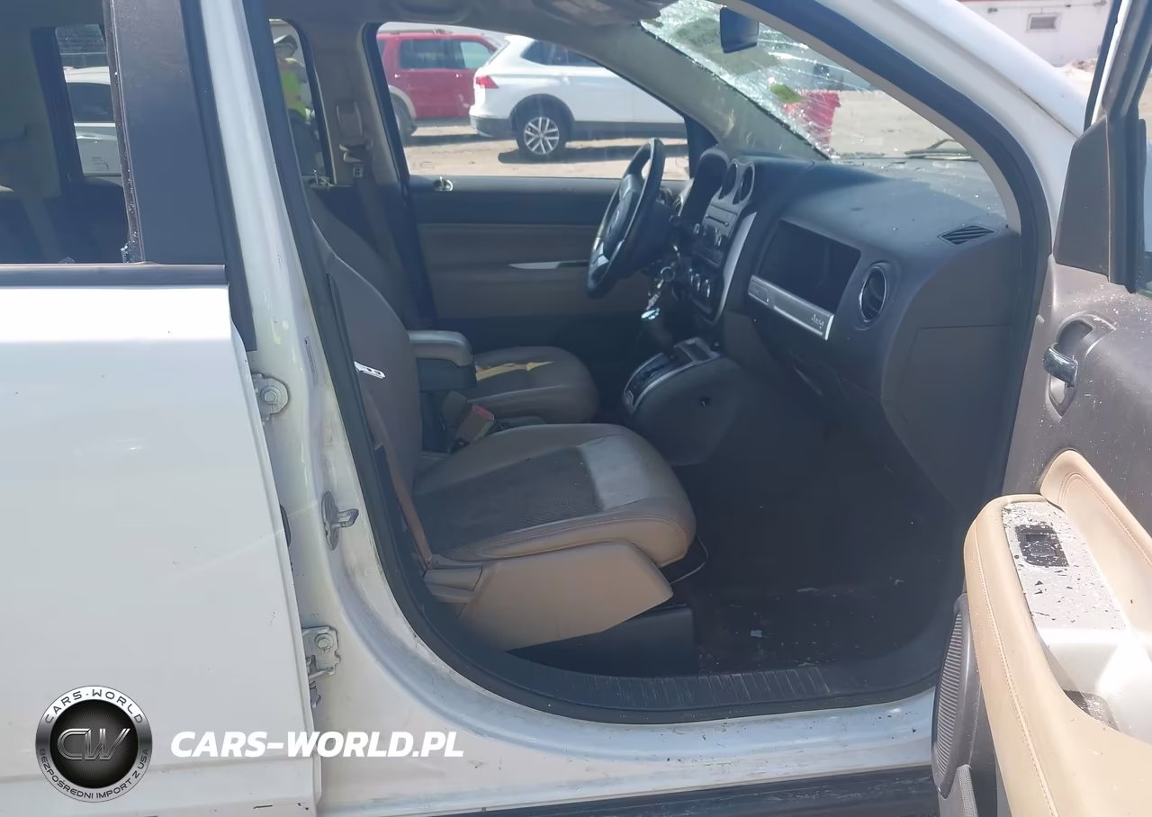 2016 Jeep Compass Latitude VIN:1C4NJDEB8GD617489 - 5