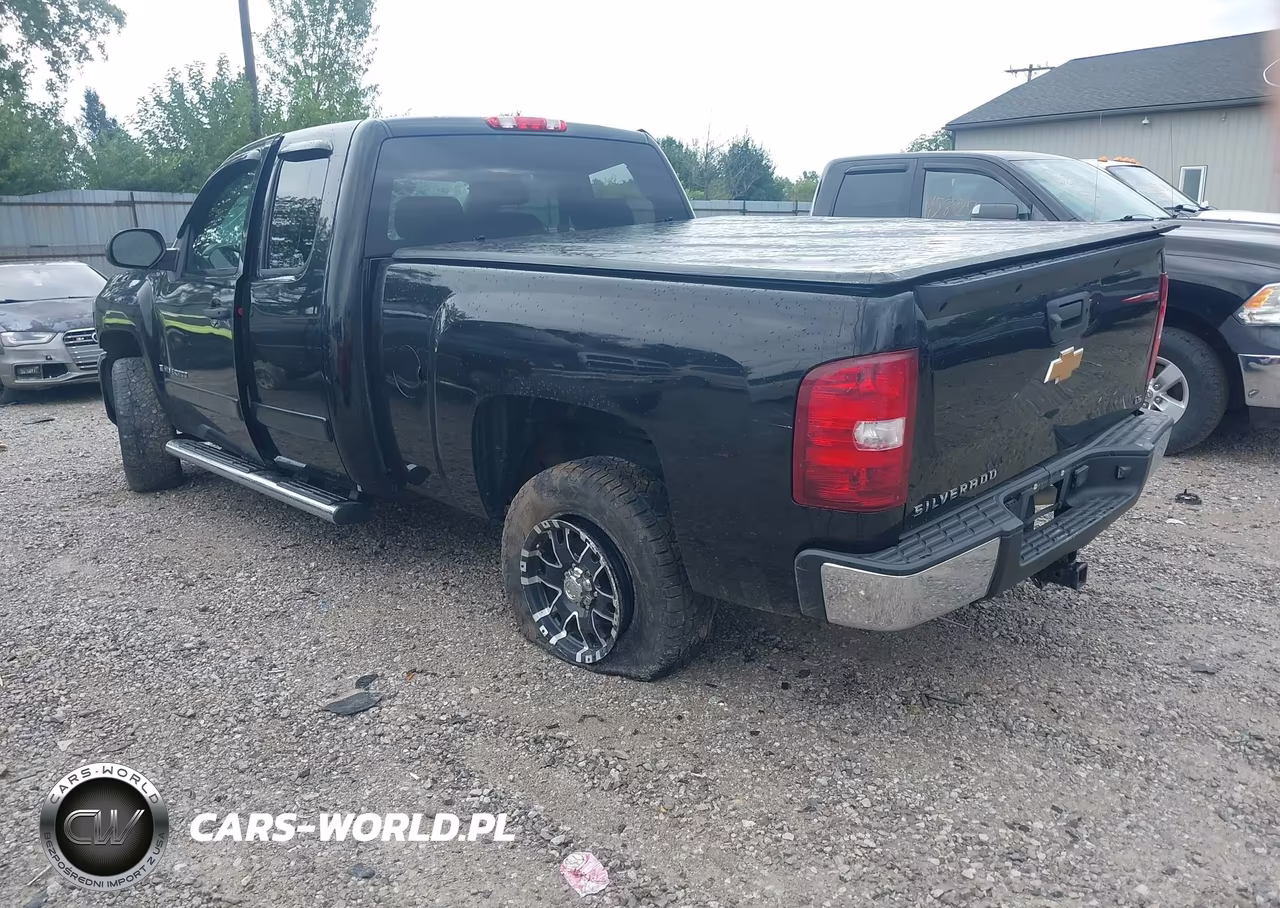 2008 Chevrolet Silverado 1500 Ls VIN:1GCEC19C58Z332572 - 3