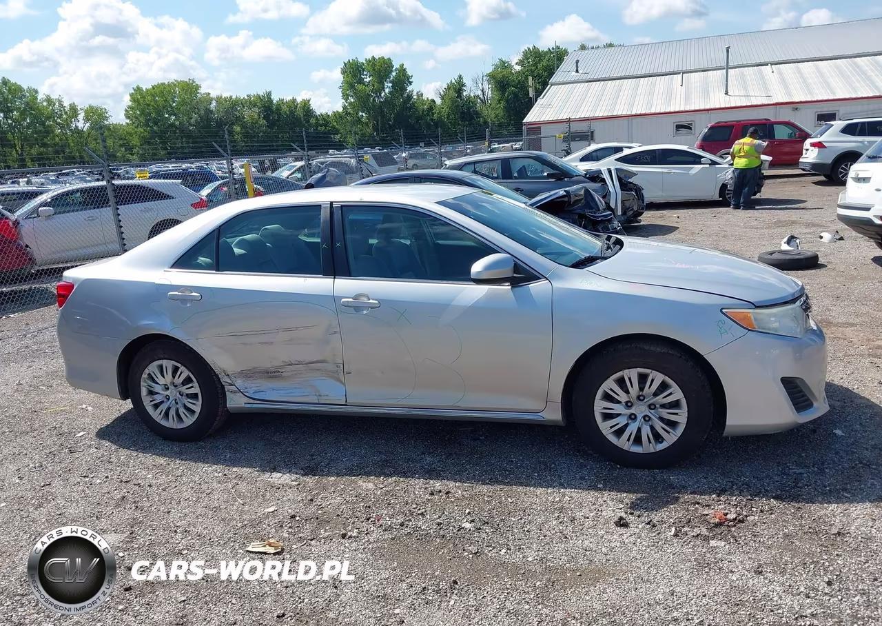 2014 Toyota Camry Le VIN:4T4BF1FK6ER398998 - 13