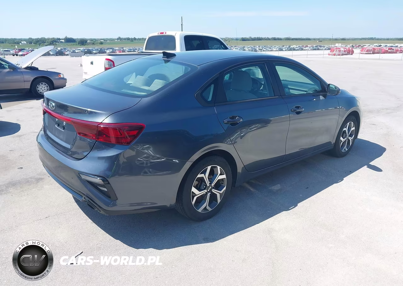 2021 Kia Forte Lxs VIN:3KPF24AD8ME407493 - 4