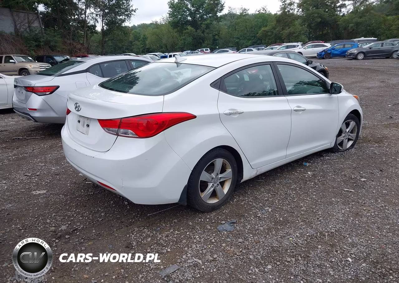 2013 Hyundai Elantra Gls VIN:5NPDH4AE1DH405630 - 4