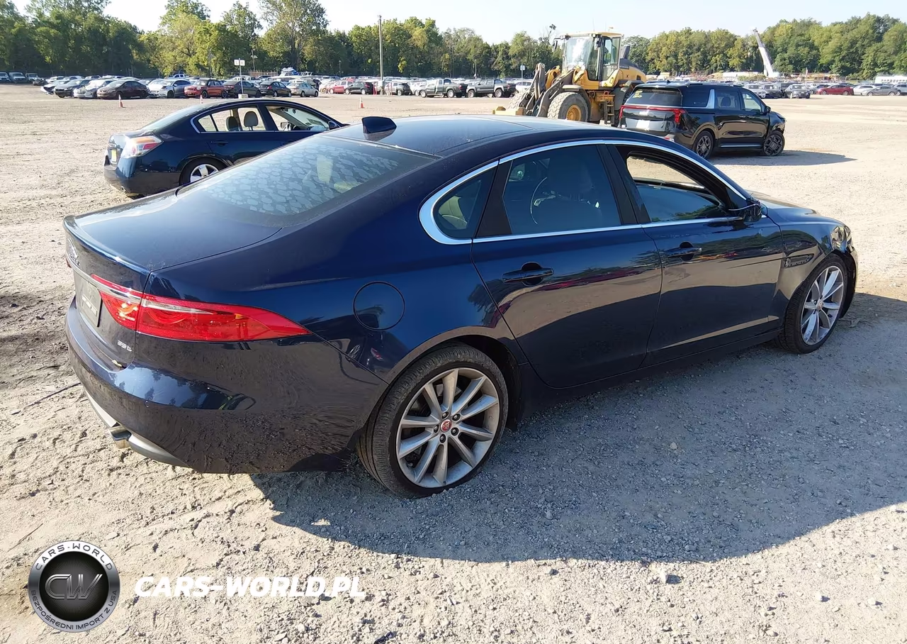 2016 Jaguar Xf 35T Prestige VIN:SAJBE4BV9GCY08075 - 4