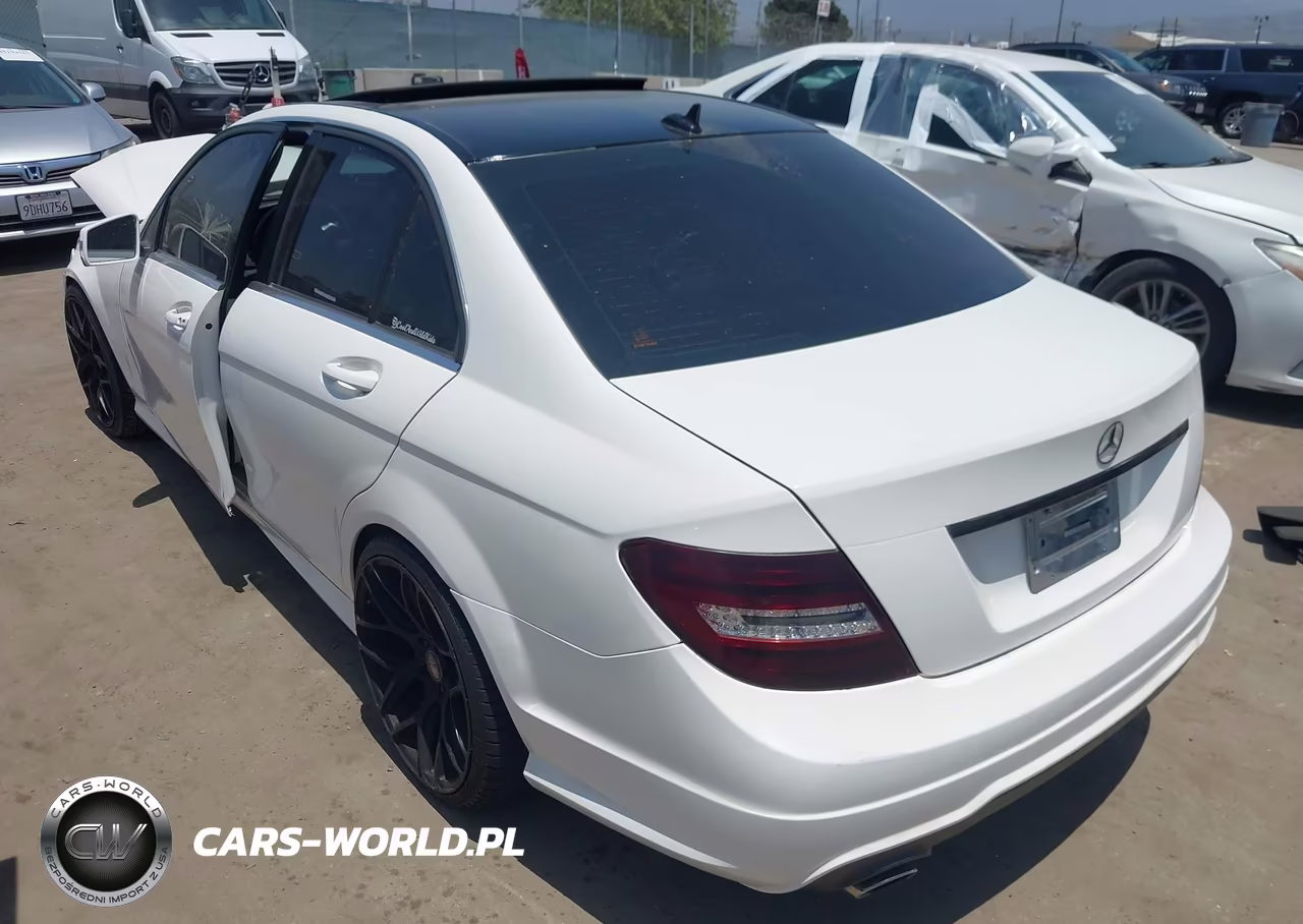 2013 Mercedes-Benz C 250 Sport VIN:WDDGF4HB6DA746310 - 3
