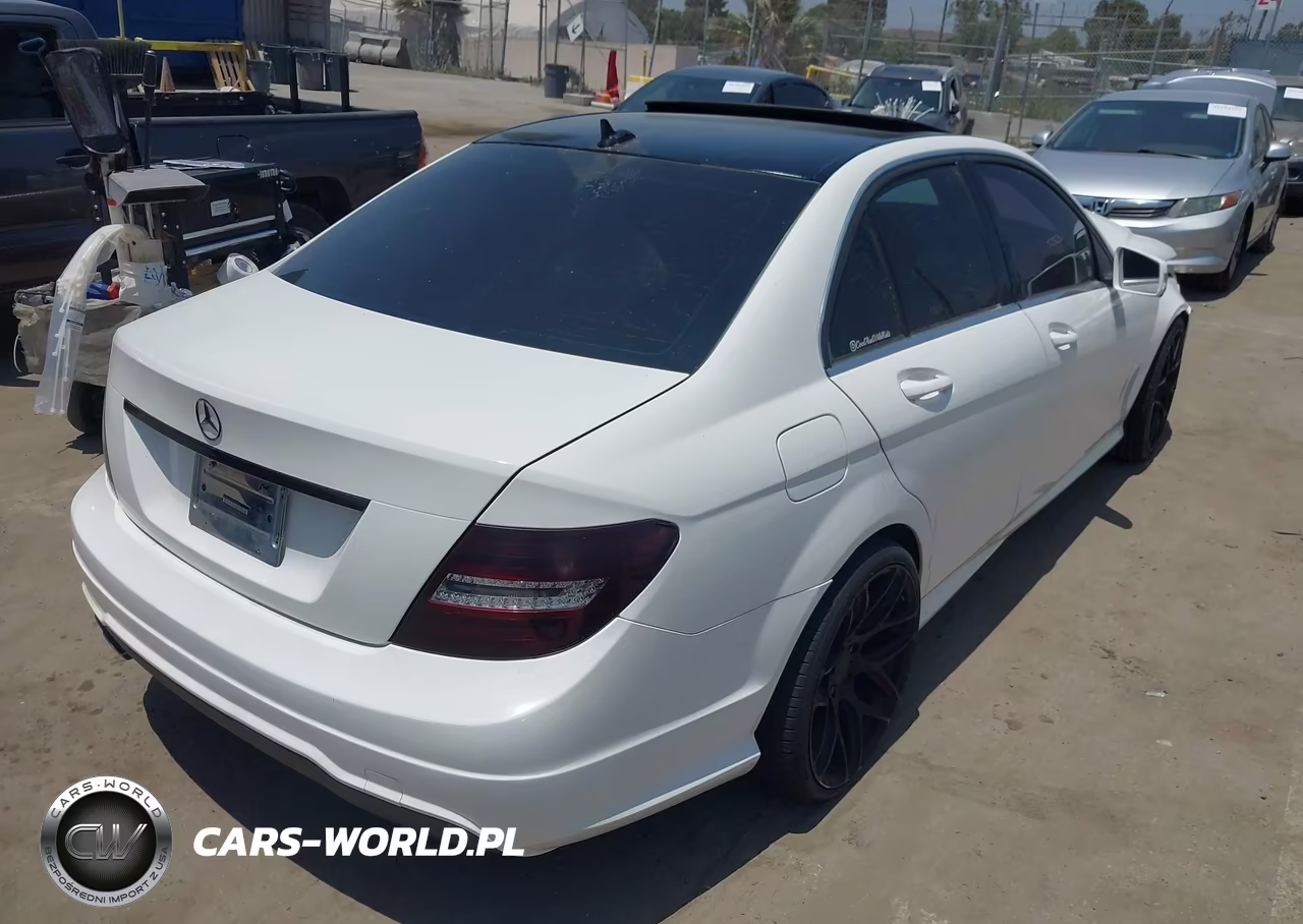 2013 Mercedes-Benz C 250 Sport VIN:WDDGF4HB6DA746310 - 4
