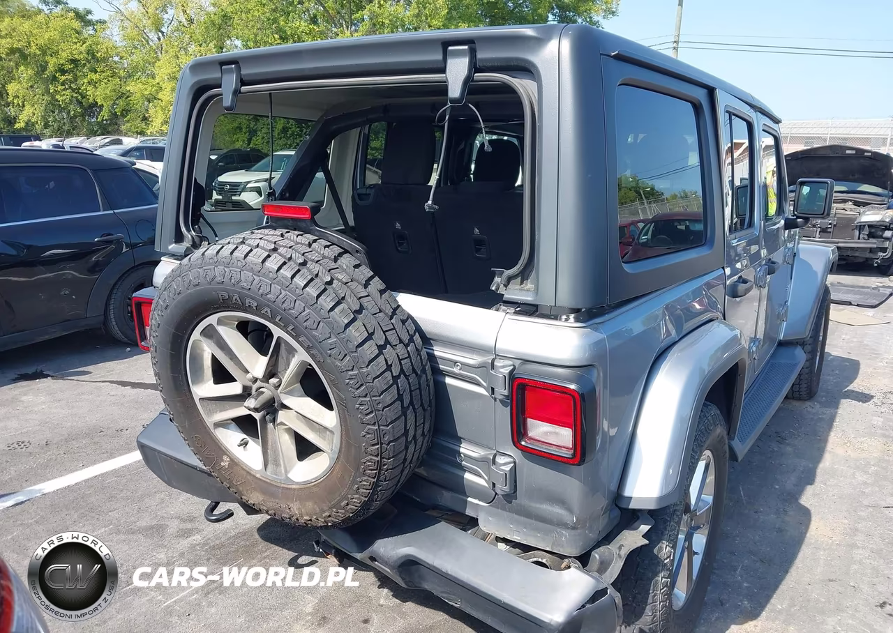 2019 Jeep Wrangler Unlimited Sahara 4X4 VIN:1C4HJXEN6KW567245 - 17