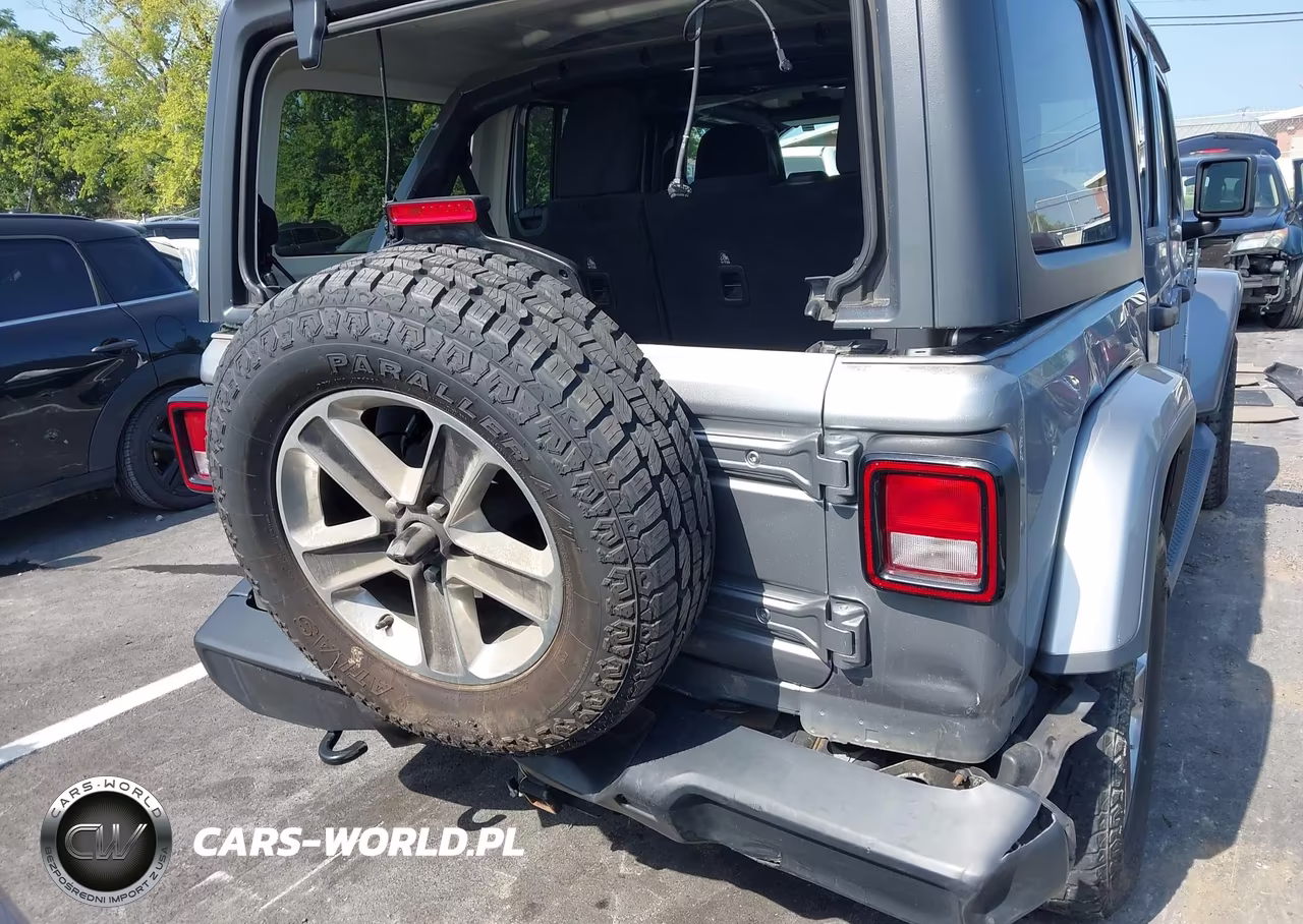2019 Jeep Wrangler Unlimited Sahara 4X4 VIN:1C4HJXEN6KW567245 - 22