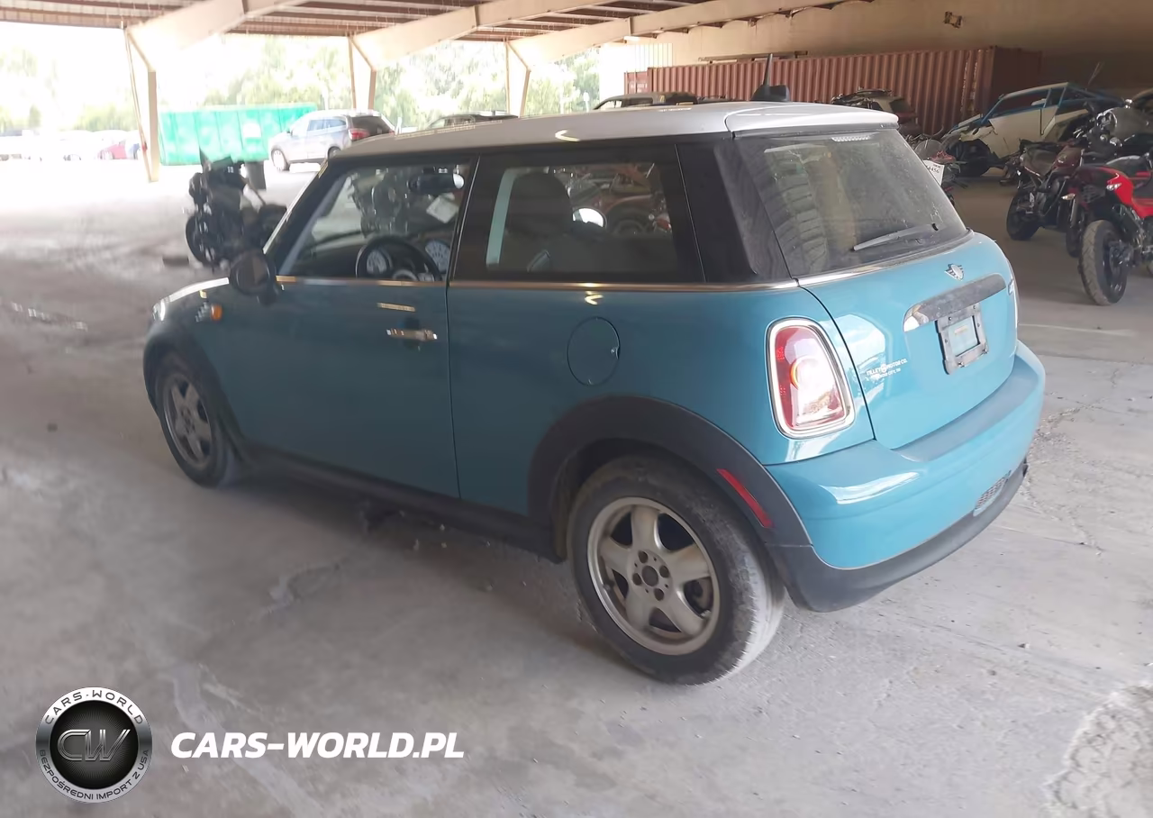 2010 Mini Cooper VIN:WMWMF3C52ATU79091 - 3