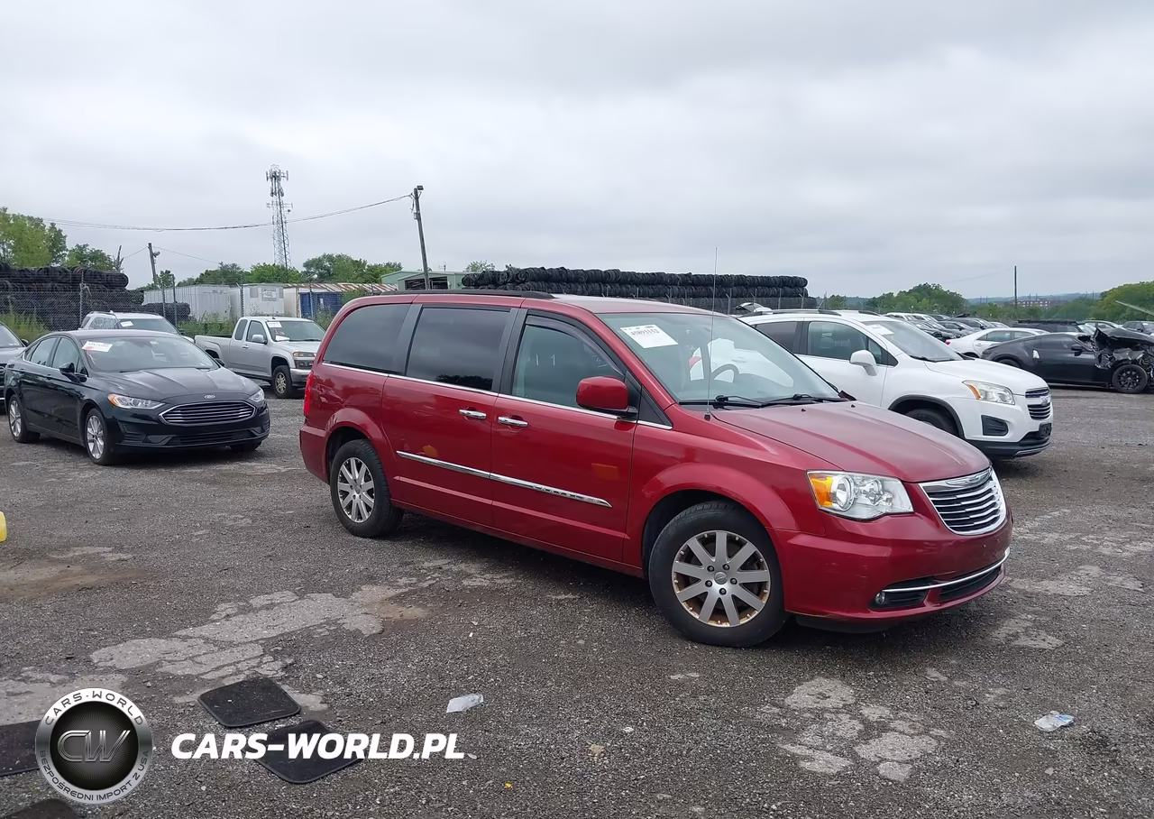 2015 Chrysler Town & Country Touring – zdjęcie 1 z 16