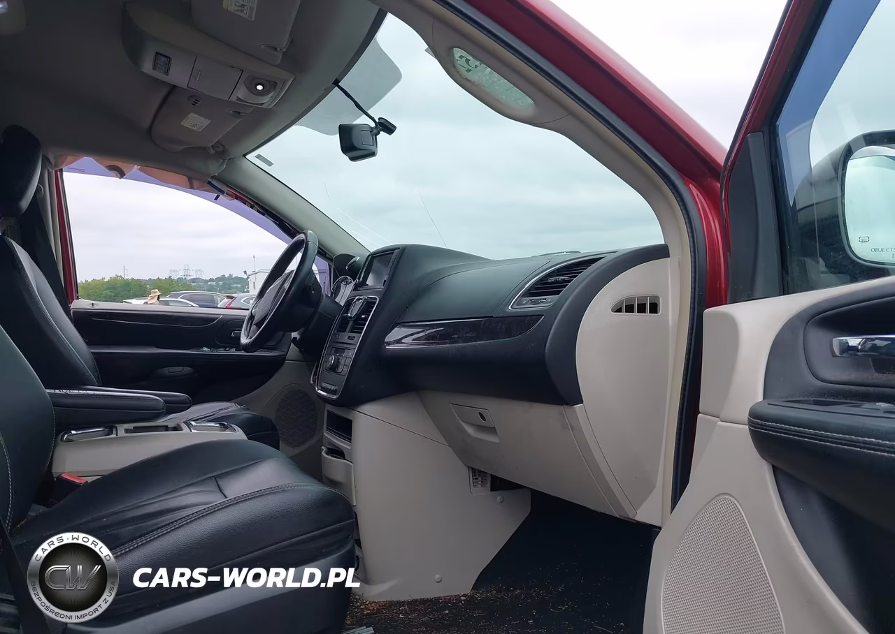 2015 Chrysler Town & Country Touring VIN:2C4RC1BG5FR539193 - 5