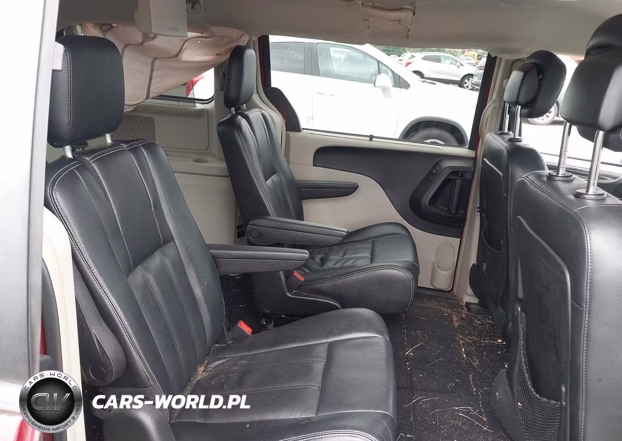 2015 Chrysler Town & Country Touring VIN:2C4RC1BG5FR539193 - 8