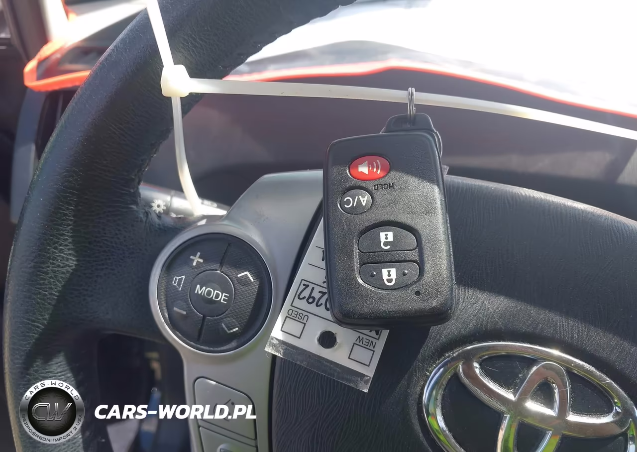 2015 Toyota Prius Four VIN:JTDKN3DU0F1901574 - 11