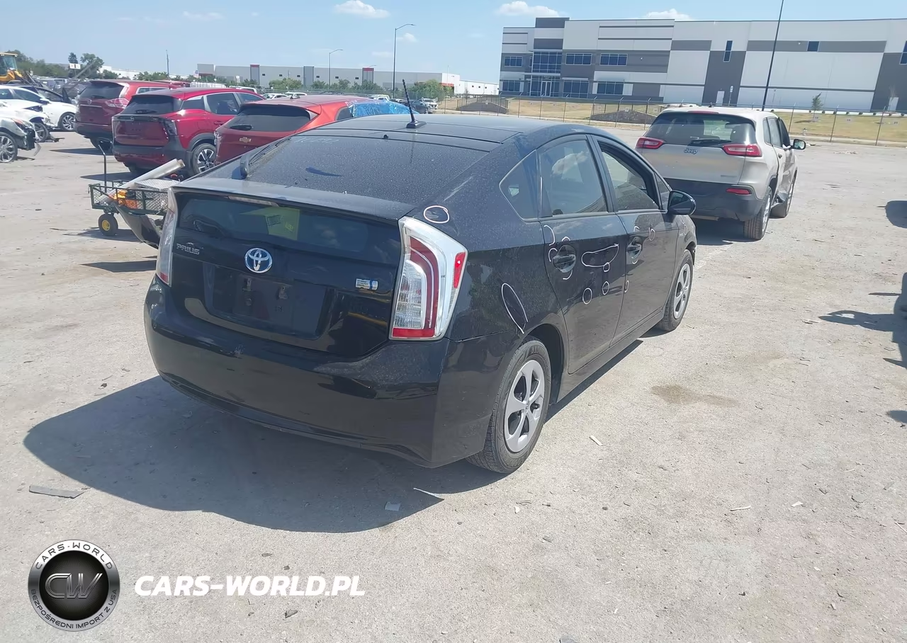 2015 Toyota Prius Four VIN:JTDKN3DU0F1901574 - 4