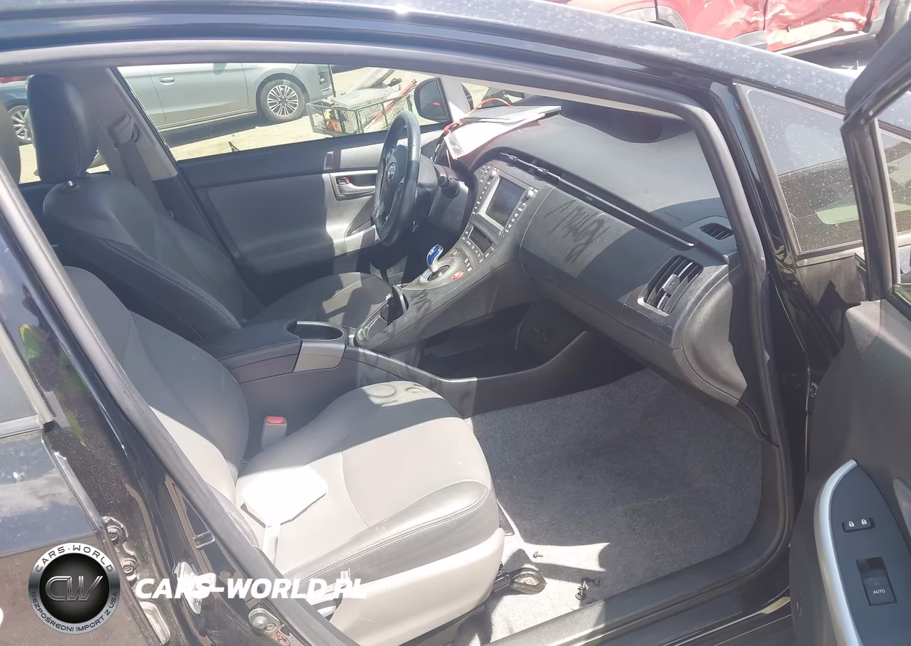 2015 Toyota Prius Four VIN:JTDKN3DU0F1901574 - 5