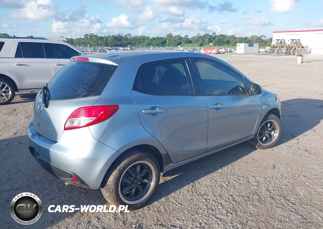 2013 Mazda Mazda2 Sport VIN:JM1DE1KY2D0166134 - 4
