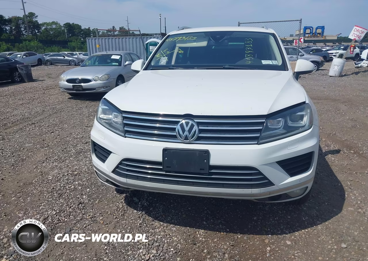2016 Volkswagen Touareg Sport W-Technology VIN:WVGEF9BP8GD009644 - 12
