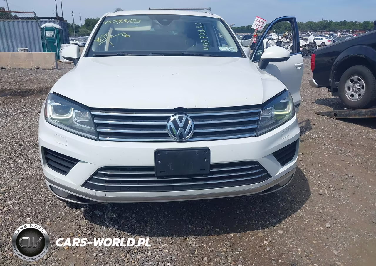 2016 Volkswagen Touareg Sport W-Technology VIN:WVGEF9BP8GD009644 - 6