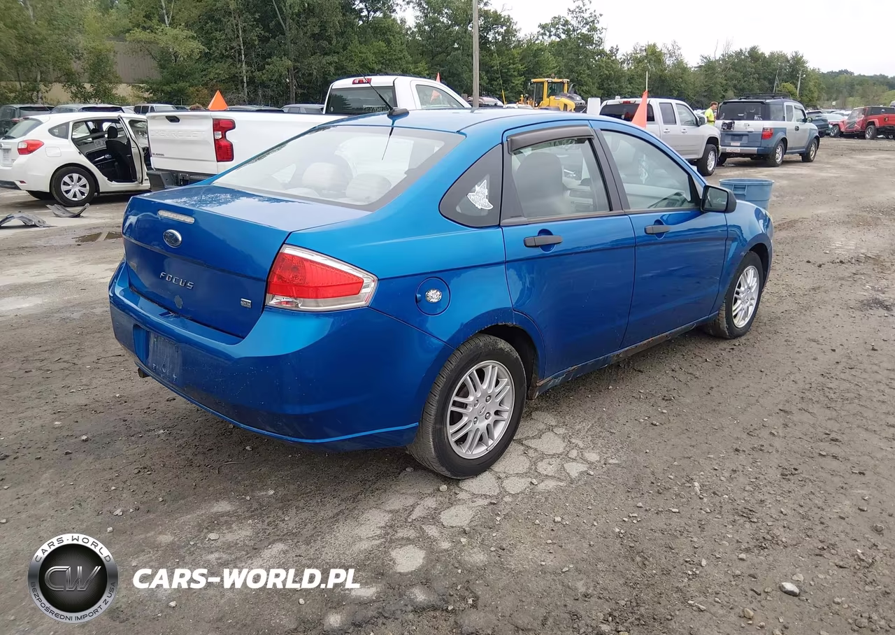 2010 Ford Focus Se VIN:1FAHP3FN0AW298265 - 4
