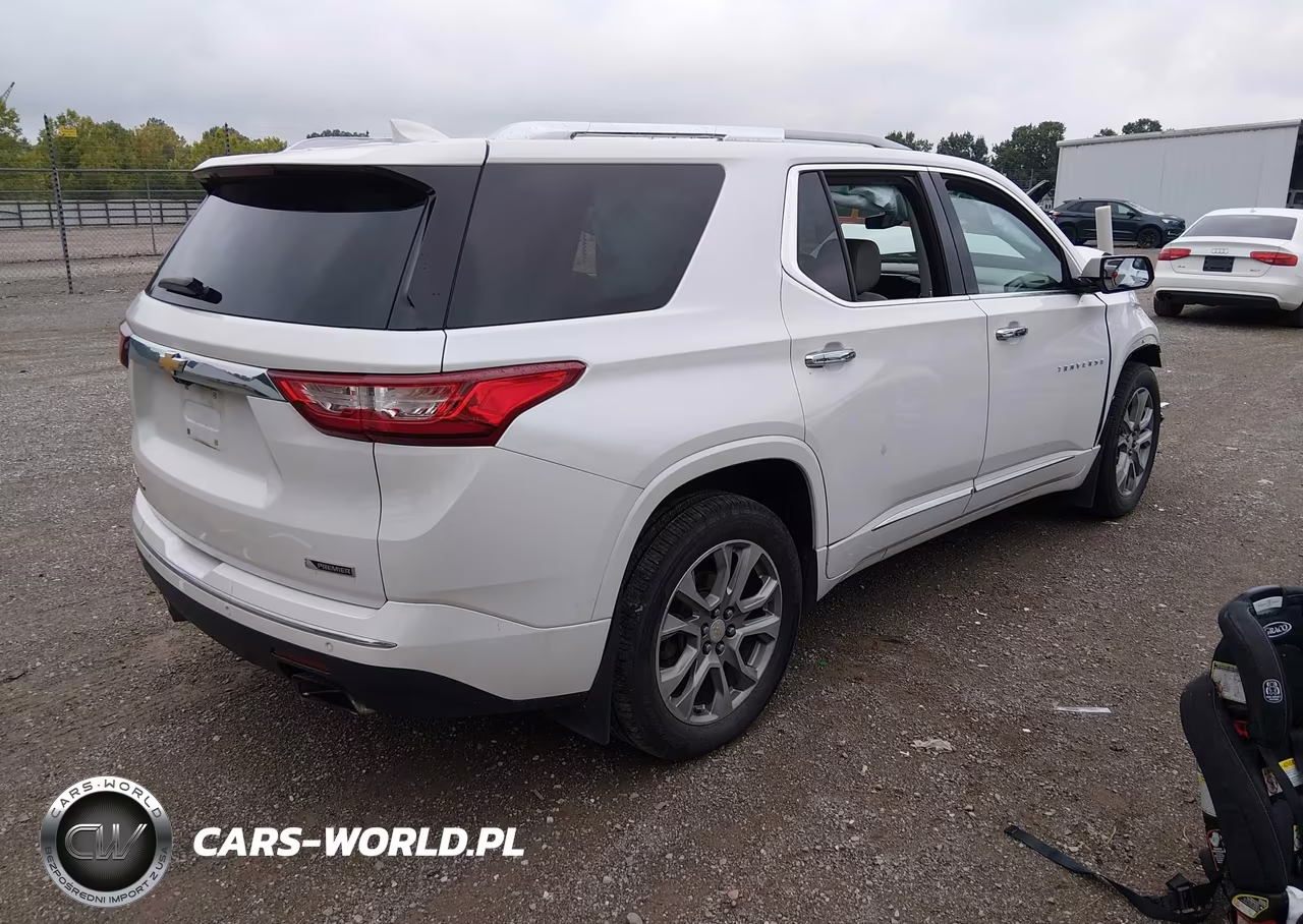 2018 Chevrolet Traverse Premier VIN:1GNEVJKW2JJ247540 - 4